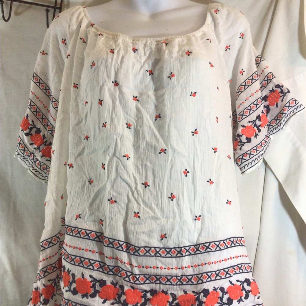 Woman’’s Sz Lg ROOMMATES White W/Orange & Blue Floral Off the Shoulder Shirt